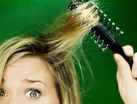 contoh listrik statis pada rambut