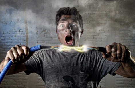 mengapa kita kesetrum