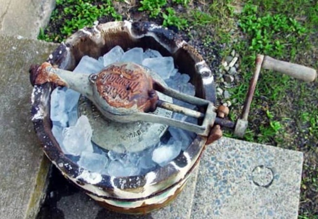 fungsi es batu pada pembuatan es krim