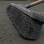Manfaat dan Teknik Menggunakan Concrete Finishing Broom