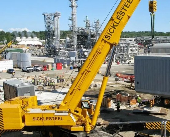 kecelakaan yang disebabkan oleh kelalaian operator angkat angkut